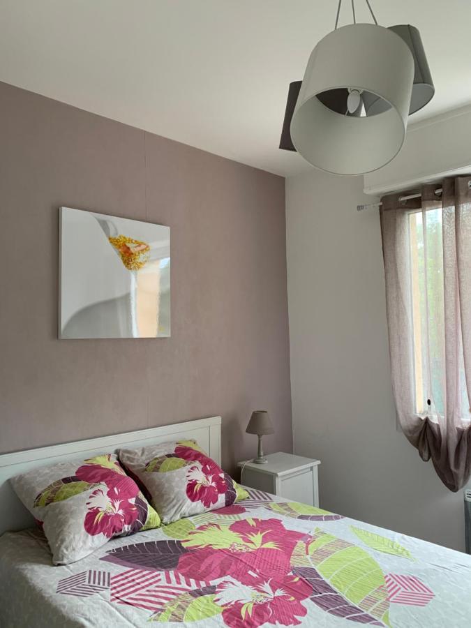 Lilas Pessac Luaran gambar